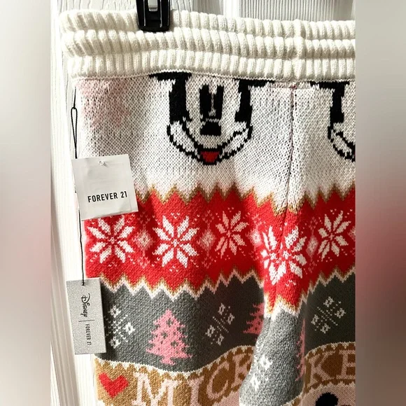NEW Forever 21 x Disney Mickey Mouse Fair Isle Christmas Sweater-Knit Joggers - Picture 8 of 9